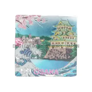 桜と波と大阪城（OSAKA）