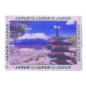 富士山と忠霊塔の春景色